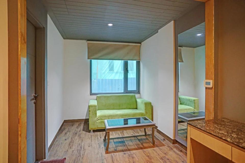 Hotel Superb 5 Mins Walk From New Delhi Station Exteriér fotografie