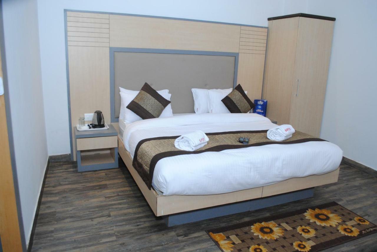 Hotel Superb 5 Mins Walk From New Delhi Station Exteriér fotografie