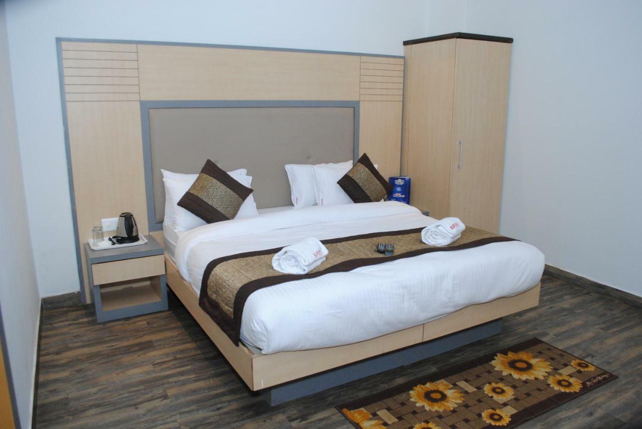 Hotel Superb 5 Mins Walk From New Delhi Station Exteriér fotografie