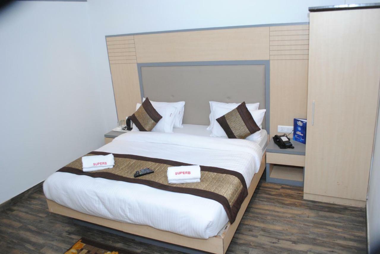 Hotel Superb 5 Mins Walk From New Delhi Station Exteriér fotografie