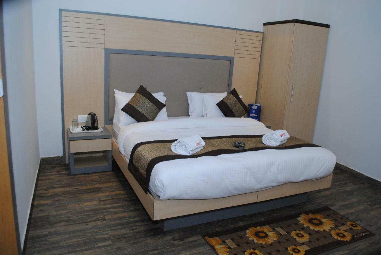 Hotel Superb 5 Mins Walk From New Delhi Station Exteriér fotografie