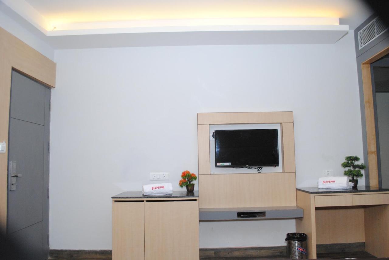 Hotel Superb 5 Mins Walk From New Delhi Station Exteriér fotografie